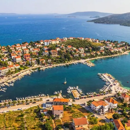 Mato With Balconies, Garden & The Sea View Seget Vranjica