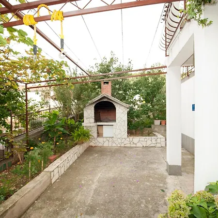 Mato With Balconies, Garden & The Sea View *