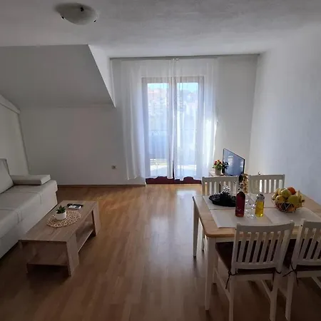 Mato With Balconies, Garden & The Sea View *